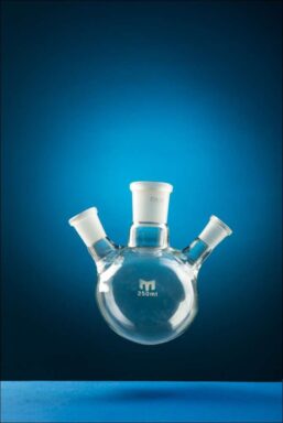 Round bottom flask with 3 necks with ground glass joint - 250 ml - SN central 24/29 - SN lateral 19/26 - H 139 mm